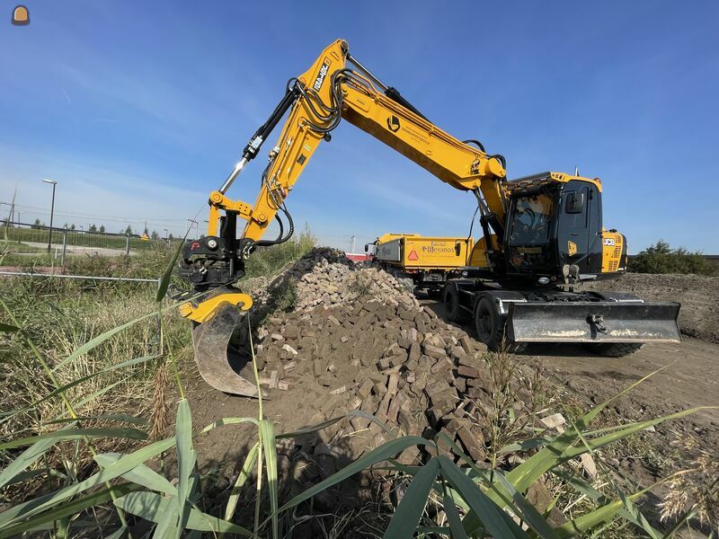 JCB js 145w