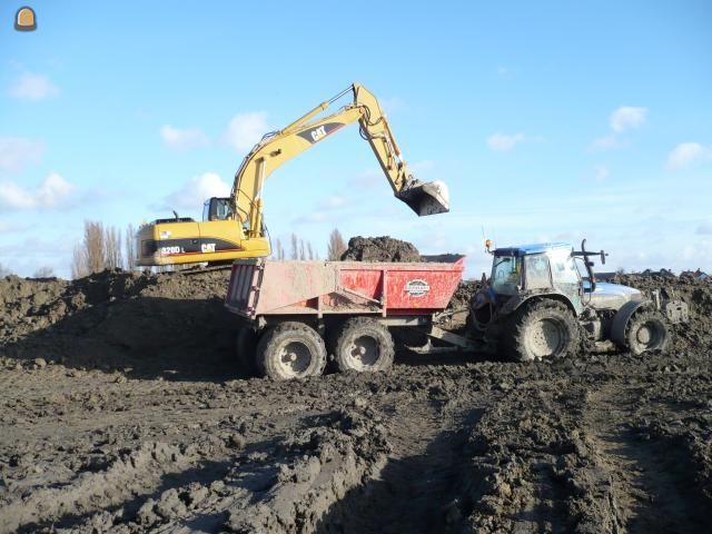 New Holland TM165