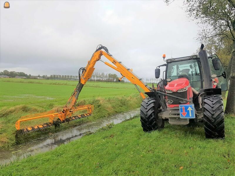 Trekker met maaikorf