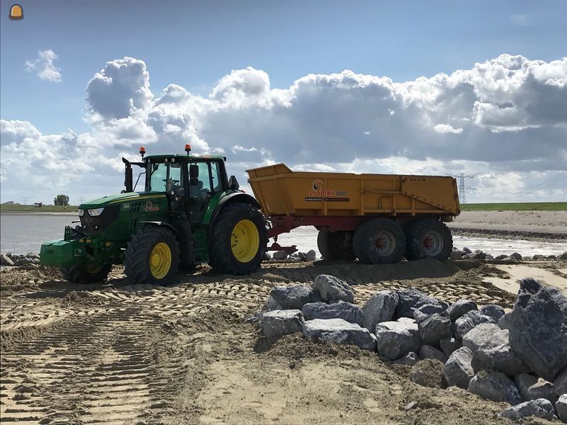 Tractor met gronddumper