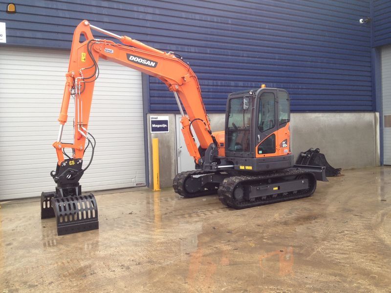 Doosan DX85R-3