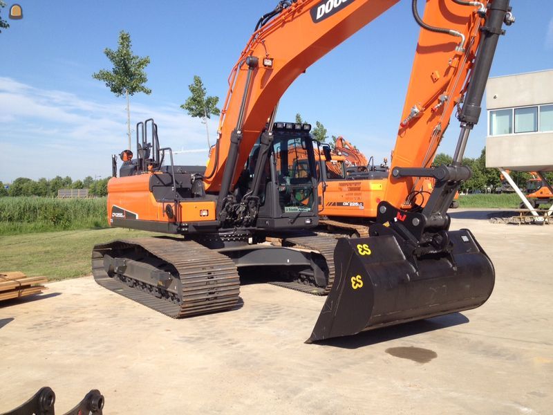 Doosan DX255LC-5