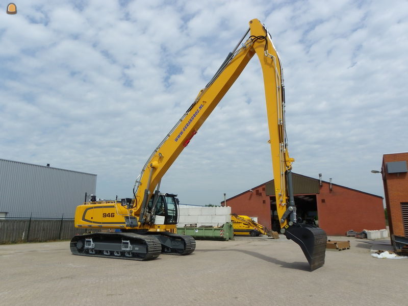 Liebherr R 946 Multi User+ 3D LEICA GPS