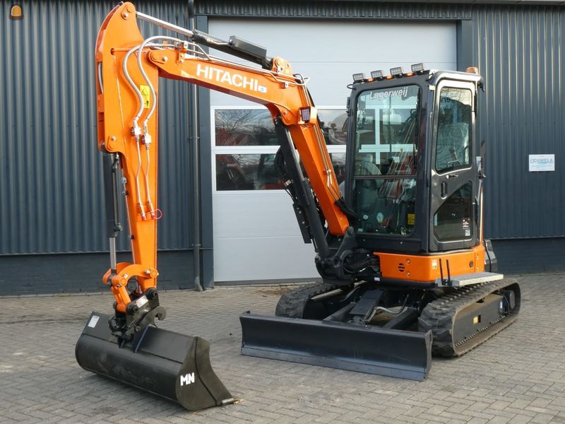 Hitachie zaxis 38 U