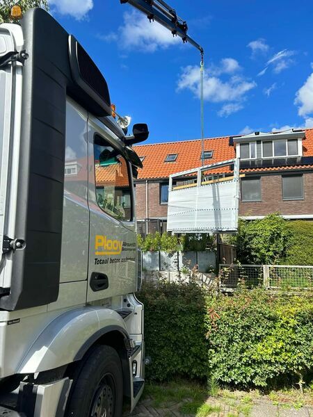 Mercedes Actros bakwagen / oprijwagen met kraan