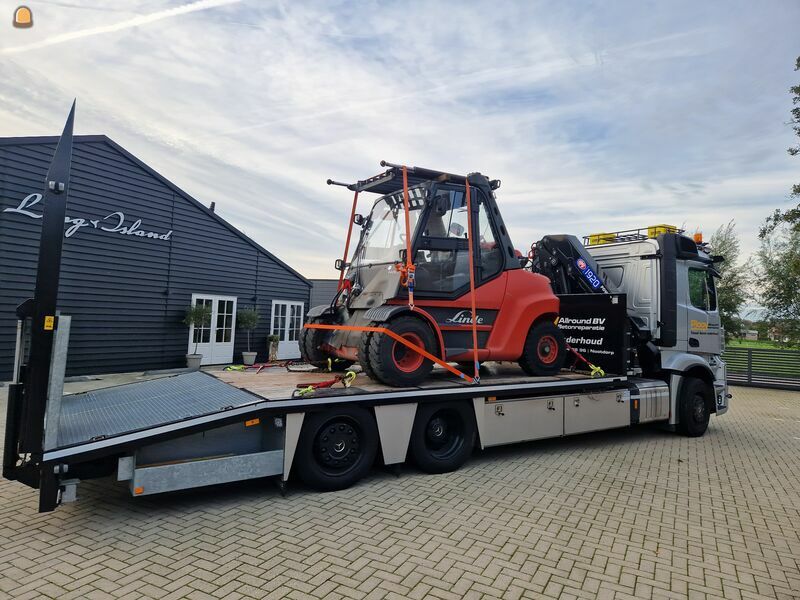 Mercedes Actros oprijwagen met kraan