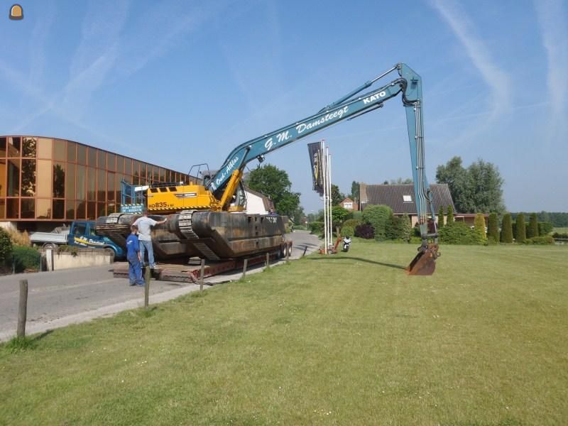 Transport van Big Float van fa. Damsteegt.