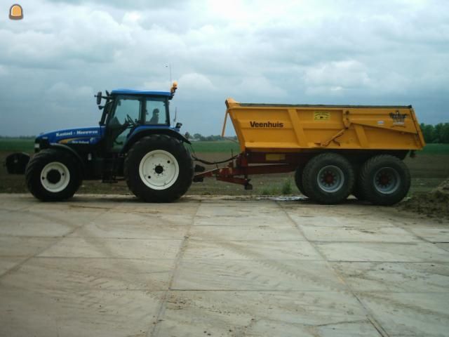 Trekker + 18 ton Veenhuis gronddumper