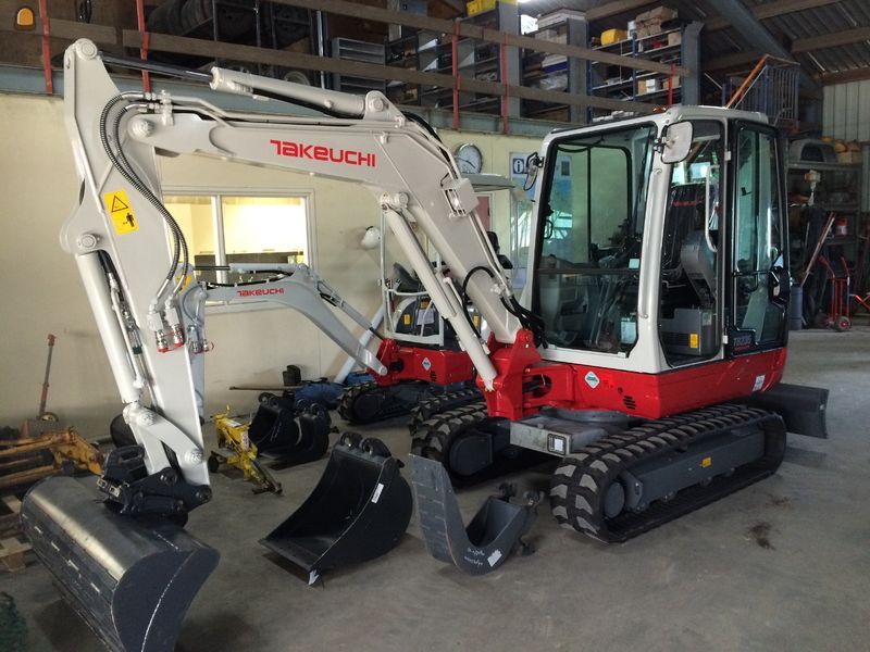 Takeuchi TB 235