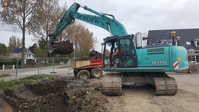 Kobelco 210