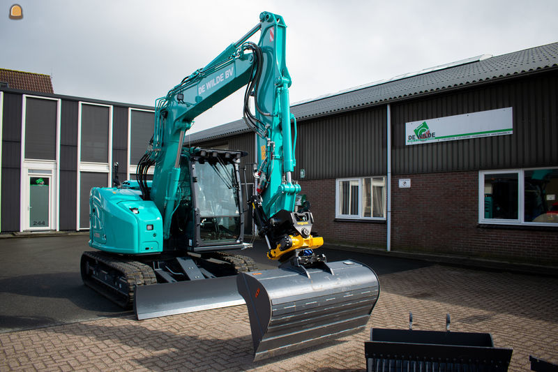 Kobelco SK75