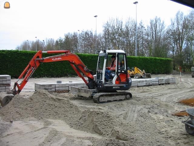 Kubota KX121