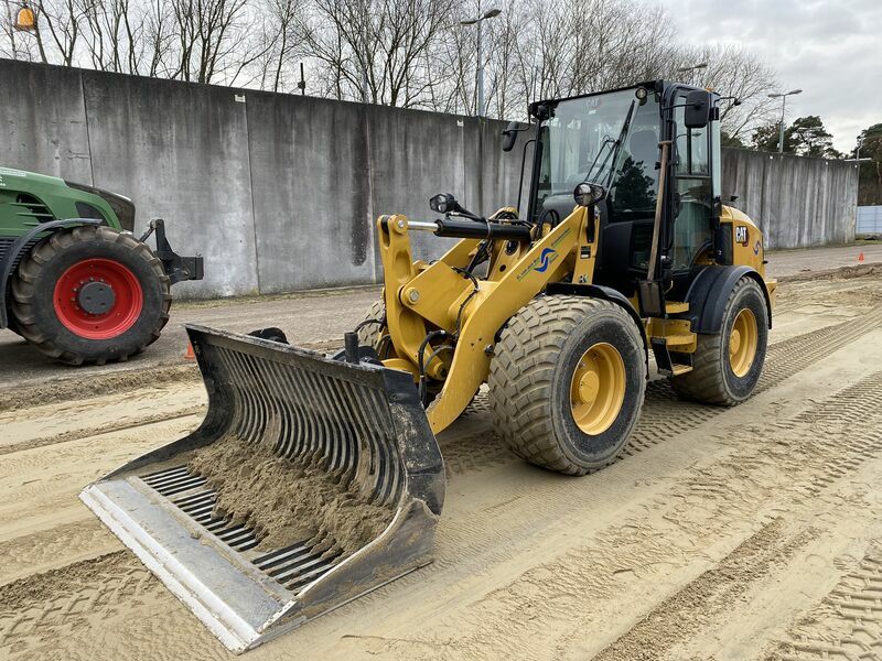 Cat 908M