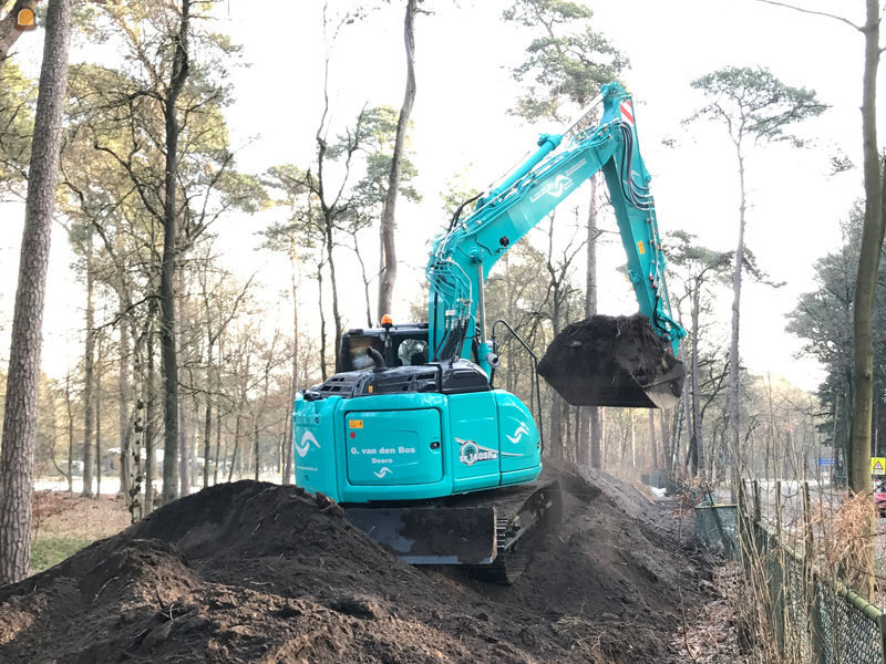 Kobelco SK140SR