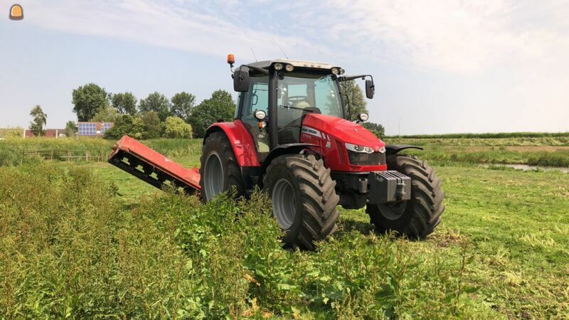 Massey Ferguson 5712 + Klepelmaaier