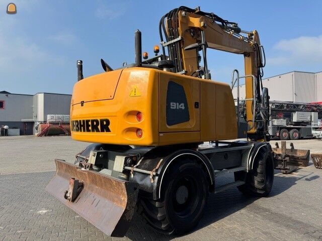 Liebherr A914 met Draaikantelstuk