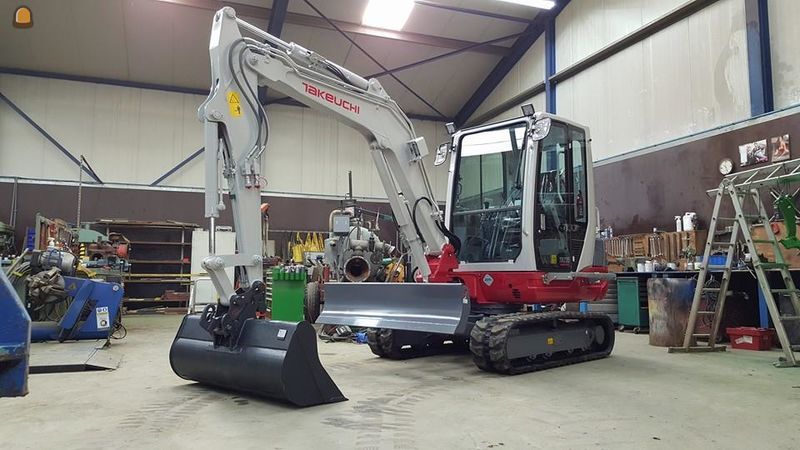 Takeuchi TB 235