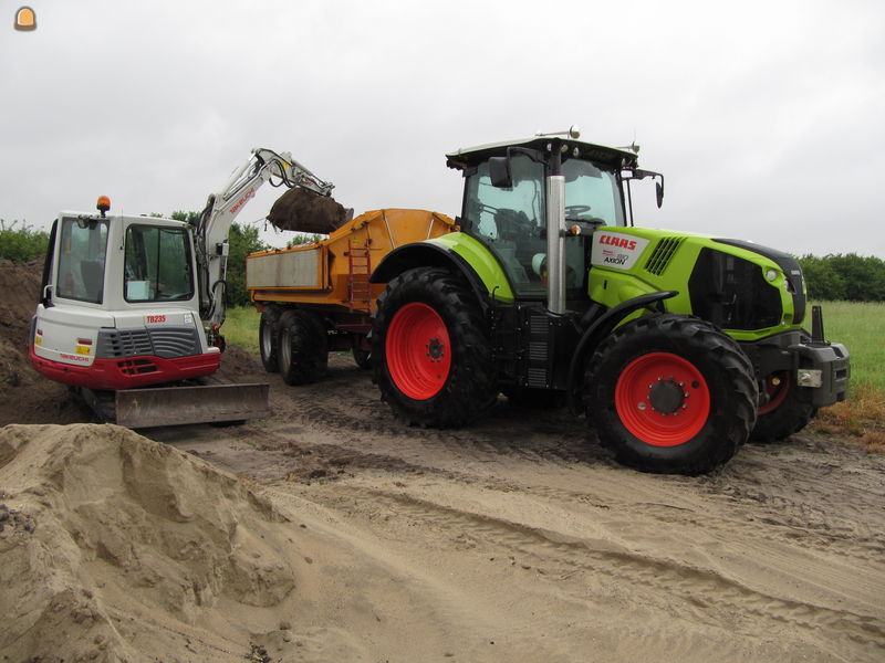 Claas 810 + 22 tons Veenhuis