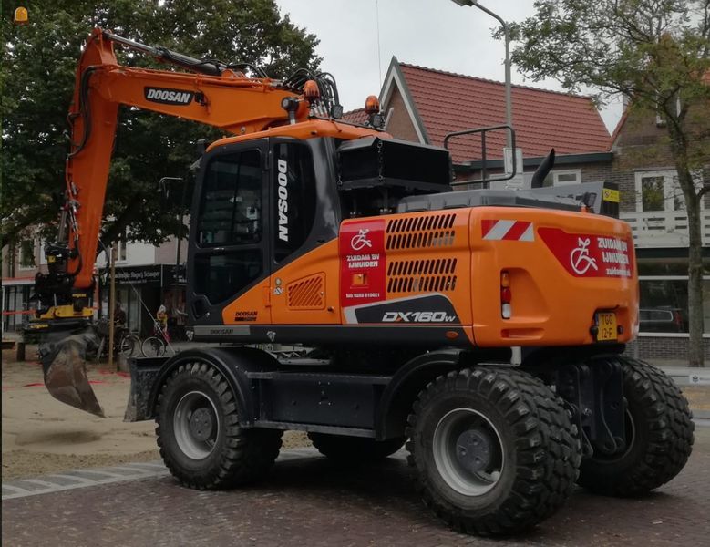 Doosan DX160