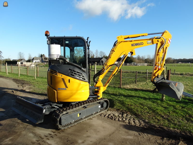 Kobelco SK 30