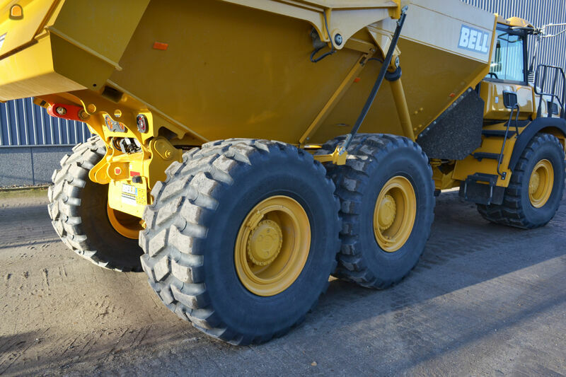 Bell B30E knik dumper