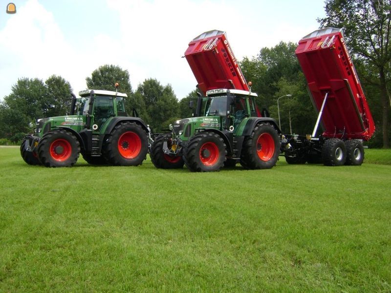 Fendt 820 met Joskin combi dumper