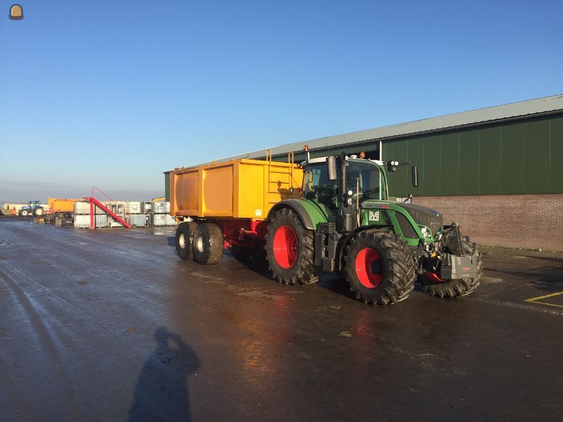 Tractor + VGM Bagger Kipper