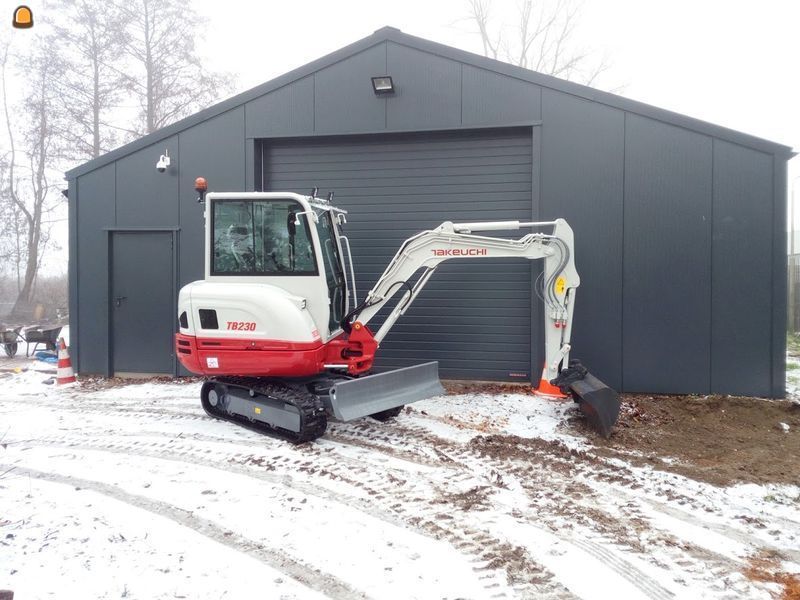 Takeuchi TB230 E (3 ton) + sneltransport