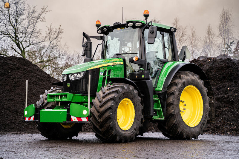 John Deere 6120M + Kubotakar + Kubota K037-4