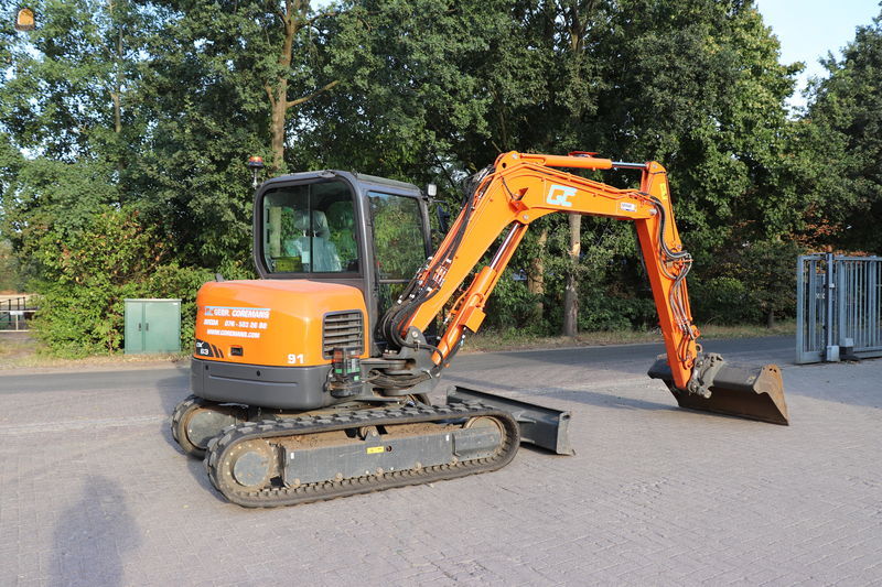 Doosan DX63-3