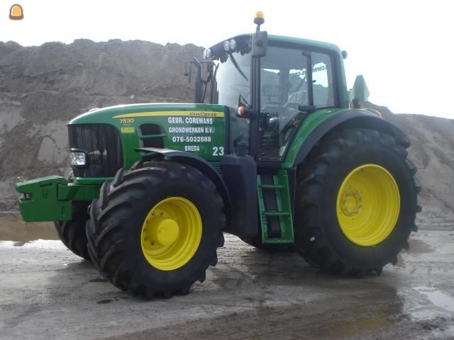 John Deere 7530