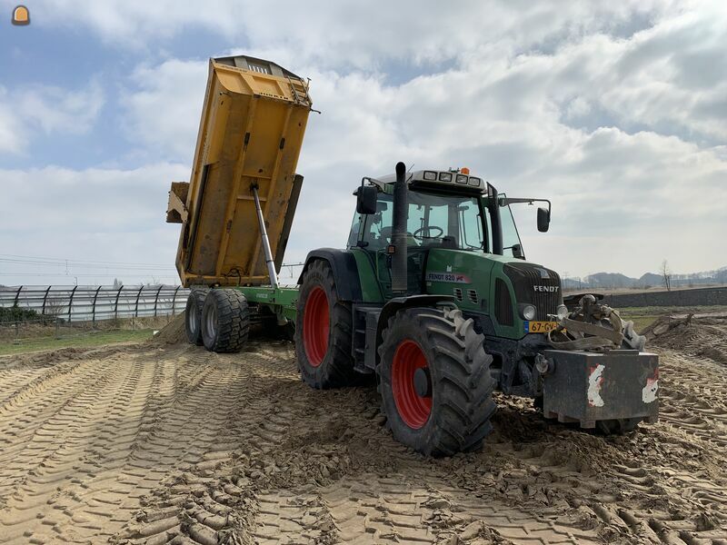 Tractor en grondkar Joskin