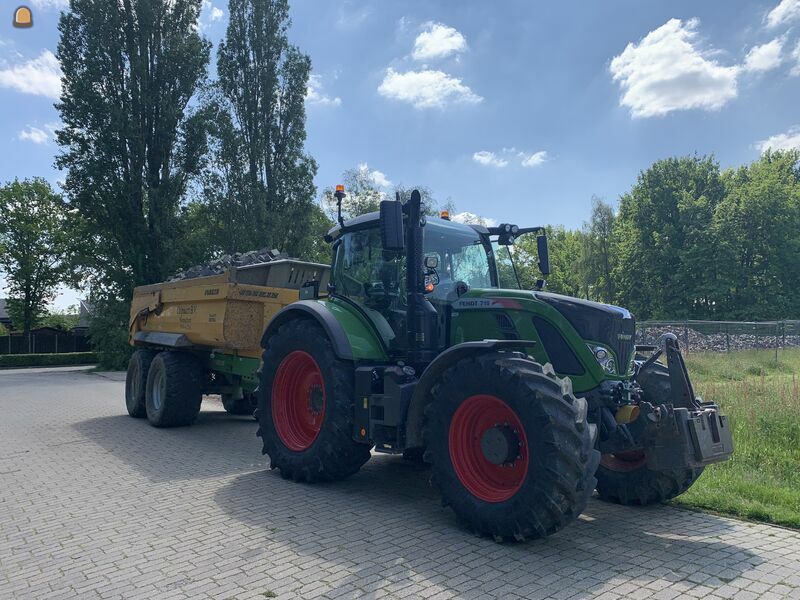 Tractor en grondkar Joskin