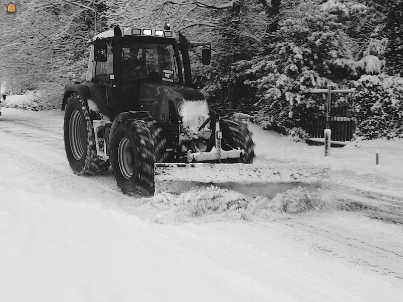 Fendt 412 vario met sneeuwschuif