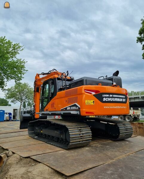 Doosan DX235LC