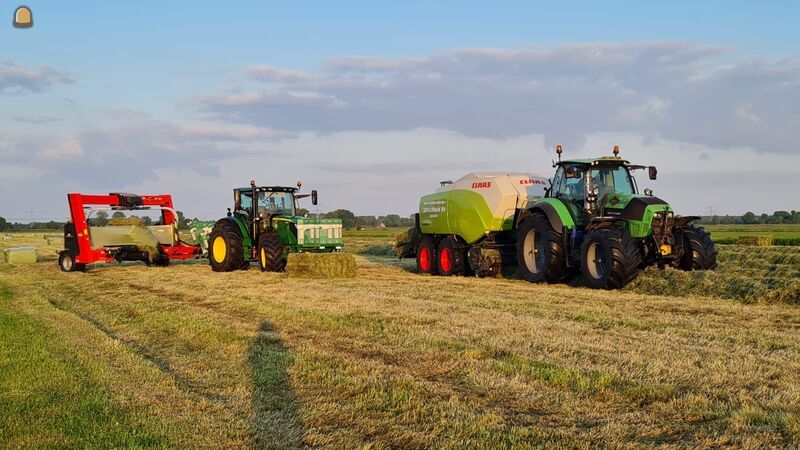 Kuhn 1404 vierkante balenwikkelaar