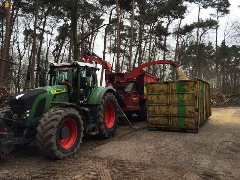 Trekker met Greentec houtversnipperaar