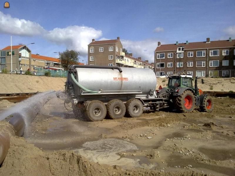 Fendt 828+ 27m3 tank