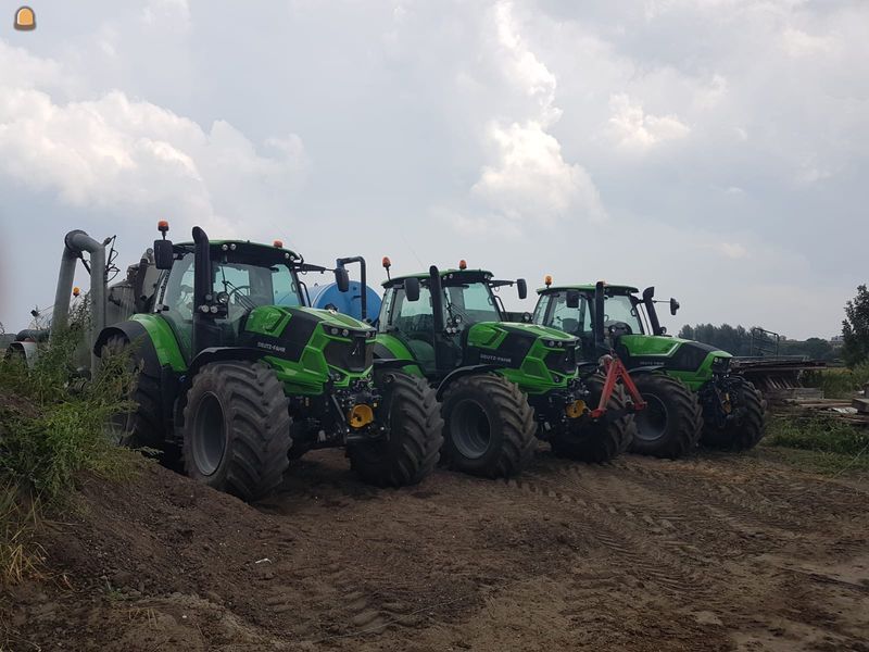 Diverse trekker-dumper-waterwagen combinaties