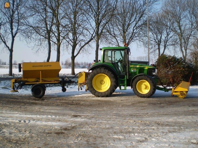 John Deere + zoutstrooier 6m