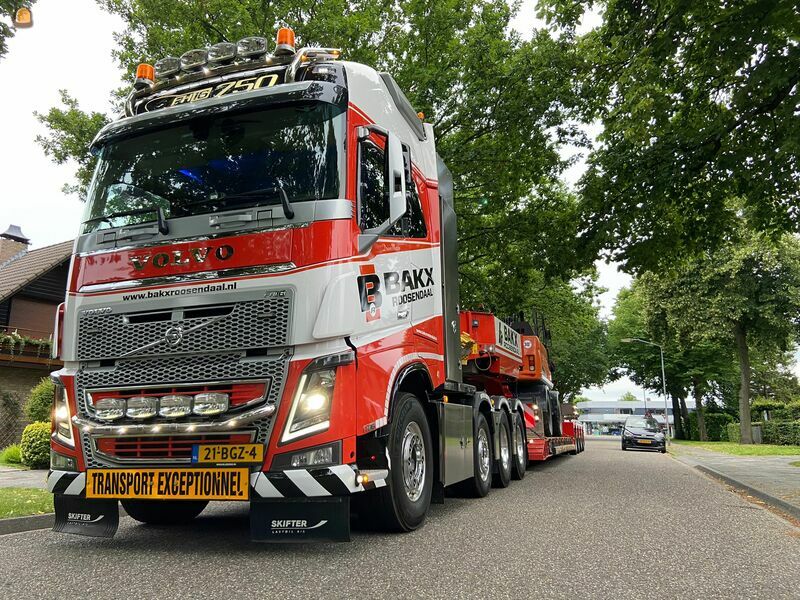 Volvo FH 750 8x4