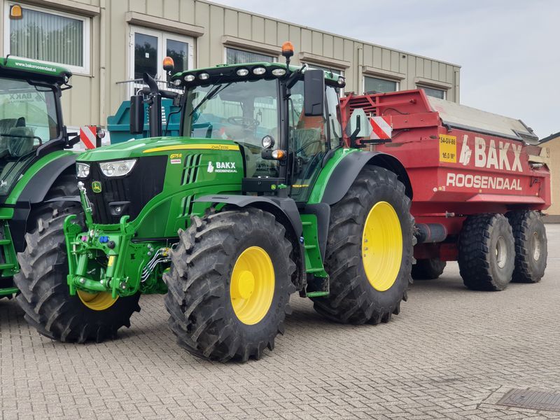 John Deere 6175R + Beco Maxxim 220