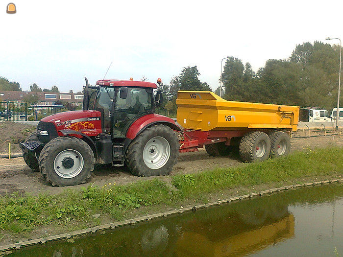 Case tractor met watertank