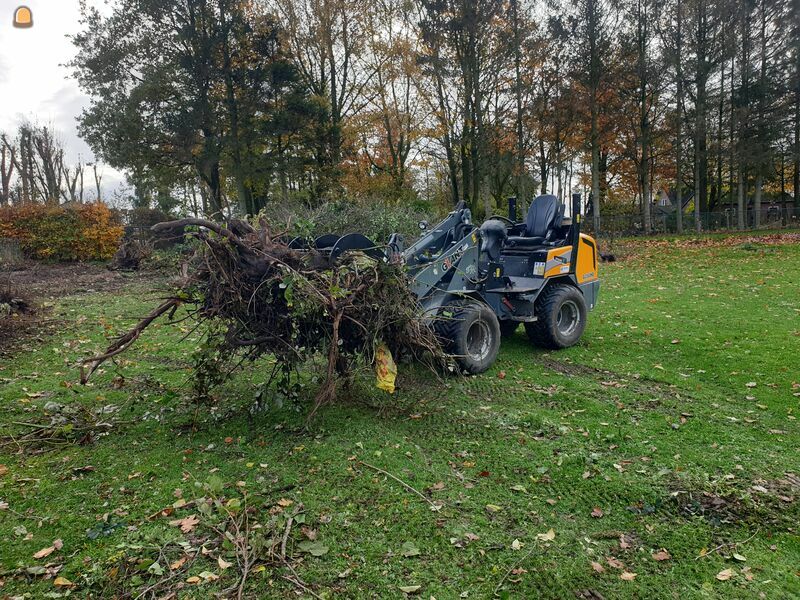 Tegelriek met klem voor giant shovel