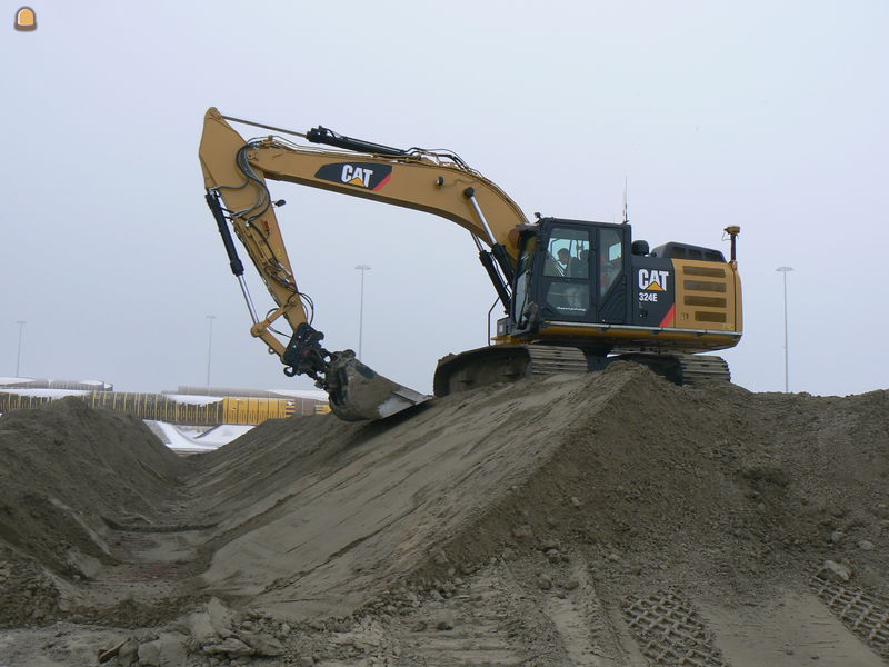 CAT 324E + GPS