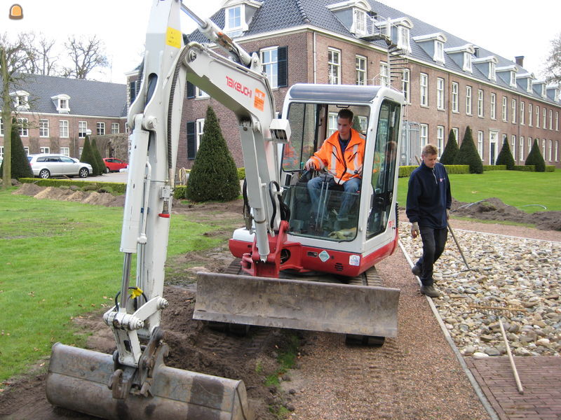 Takeuchi TB235