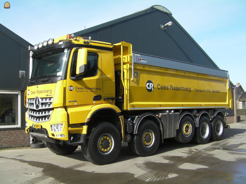 10x8   Mercedes Arocs 5048