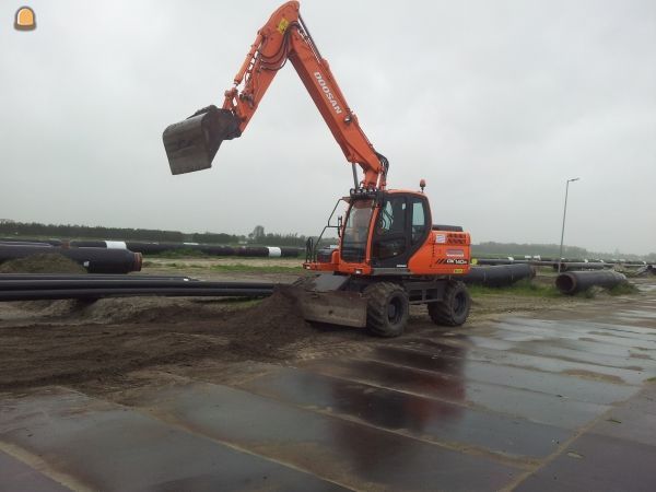 Doosan DX140W