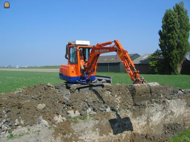 Takeuchi TB 235