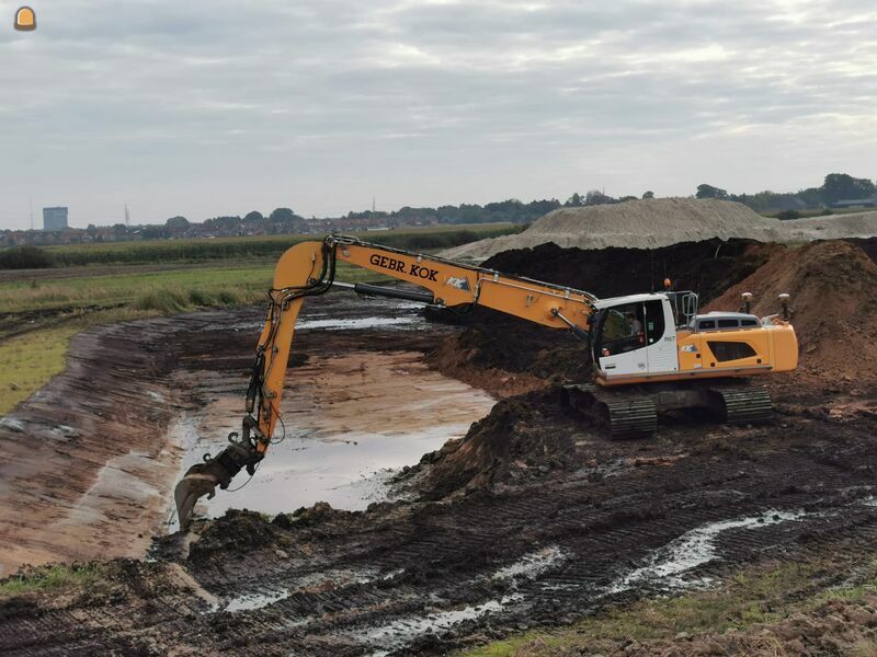 Liebherr R926 14,5m stage IV